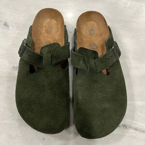 Like new Birkenstock Boston clog